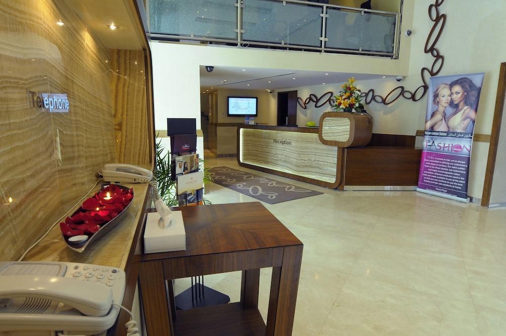 Howard Johnson By Wyndham Abu Dhabi Downtown Eksteriør billede