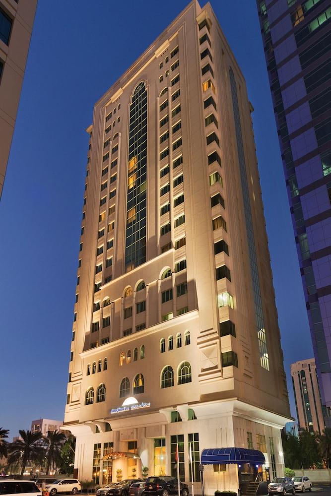 Howard Johnson By Wyndham Abu Dhabi Downtown Eksteriør billede