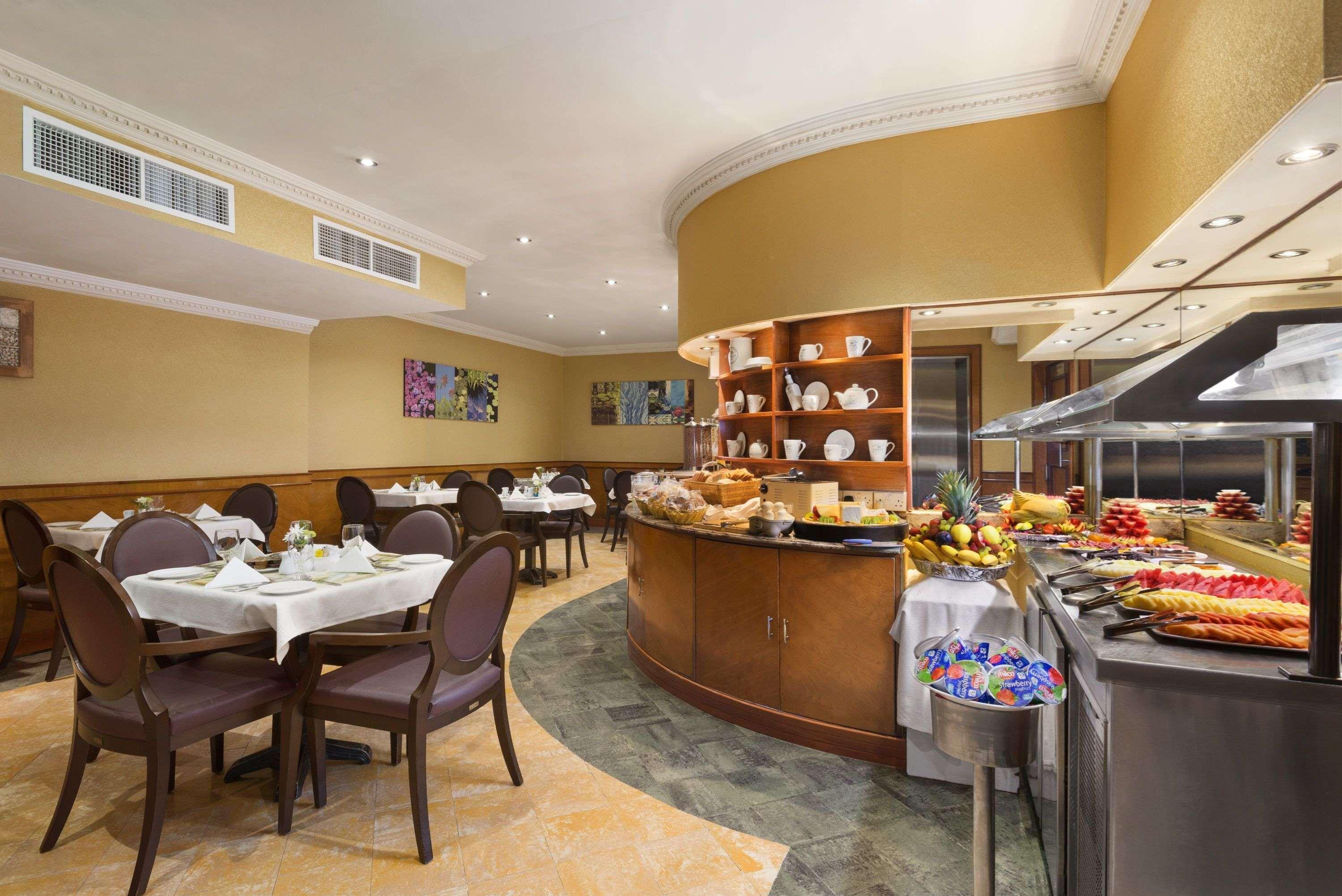 Howard Johnson By Wyndham Abu Dhabi Downtown Eksteriør billede