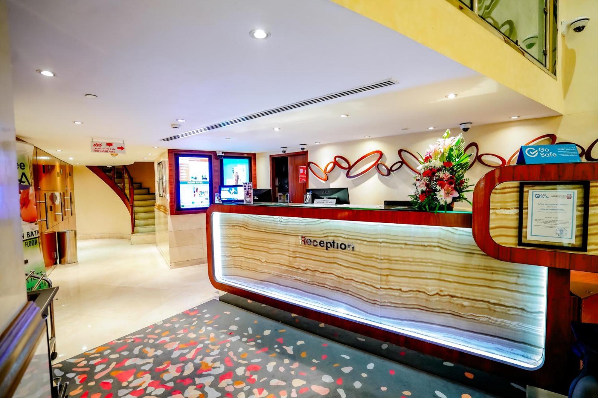 Howard Johnson By Wyndham Abu Dhabi Downtown Eksteriør billede
